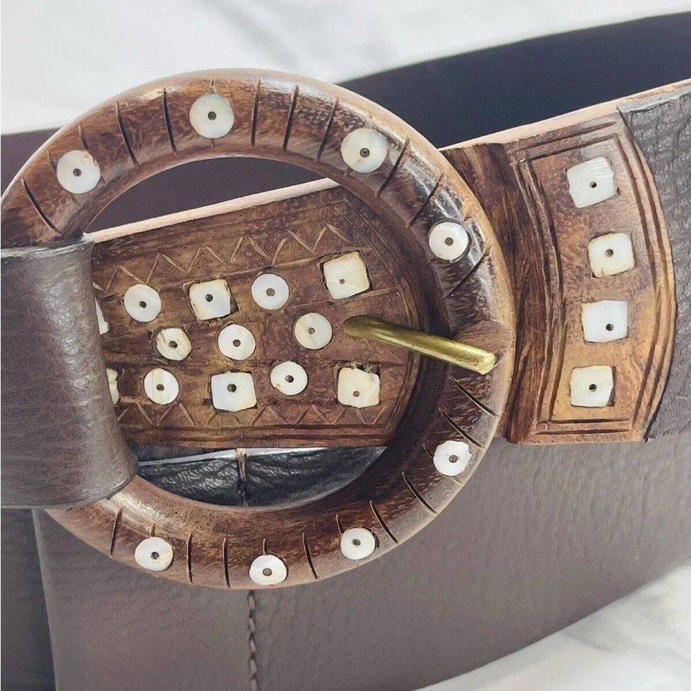 Chico’s Brown Adjustable Leather‎ Belt with Buckle Shell Inlay
